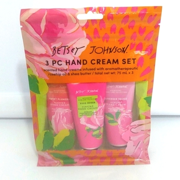 BETSEY JOHNSON 3 PIECE SCENTED HAND CREAM SET PLUMERIA ROSEHIP LAVENDER NWT - Picture 7 of 7